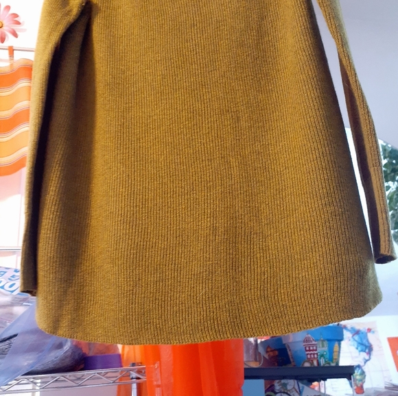 Sweater - Picture 6 of 9